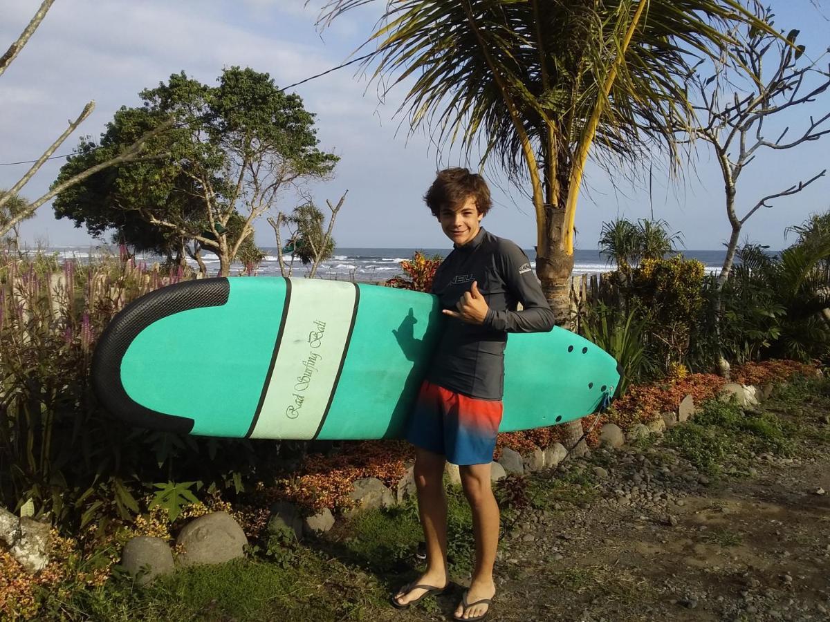 Jungle House - Surf & Stay Pulukan Buitenkant foto