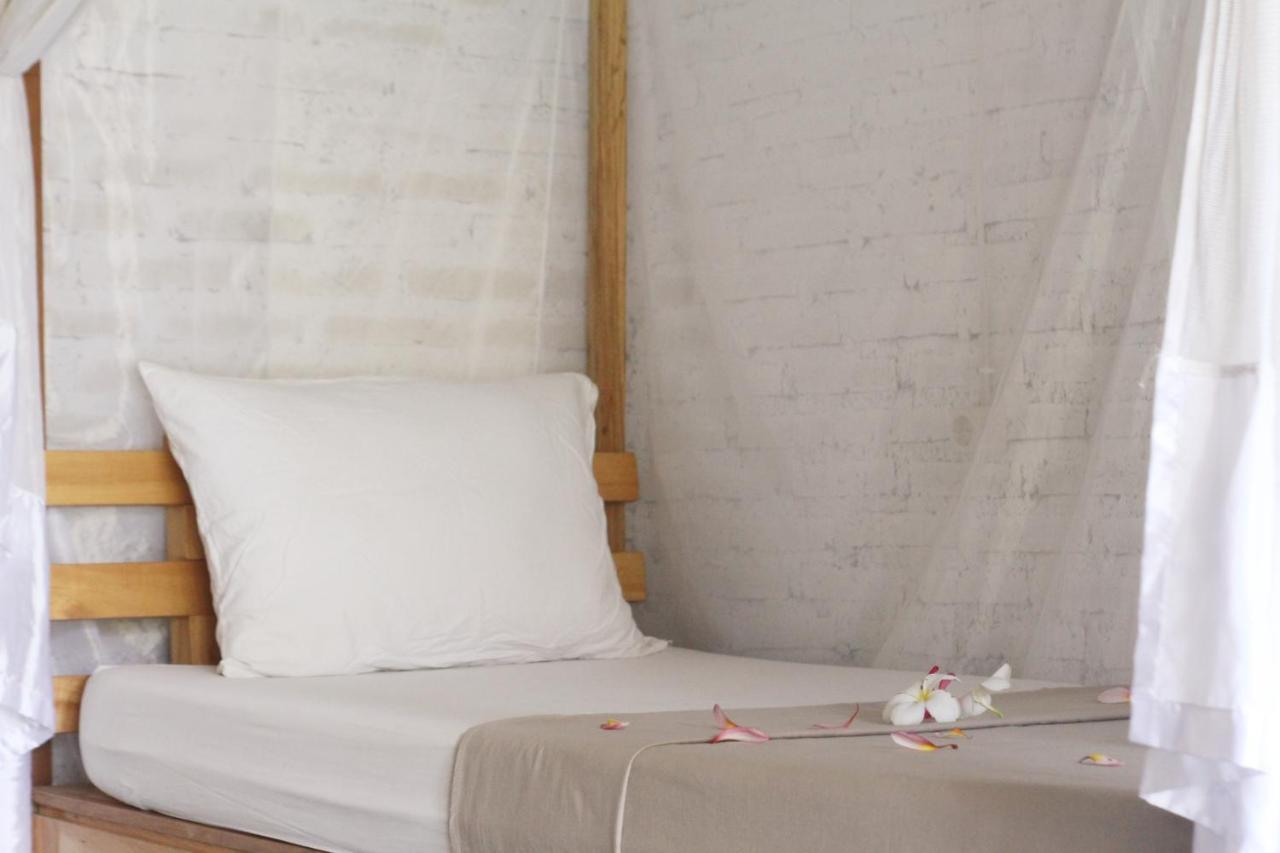 Jungle House - Surf & Stay Pulukan Buitenkant foto