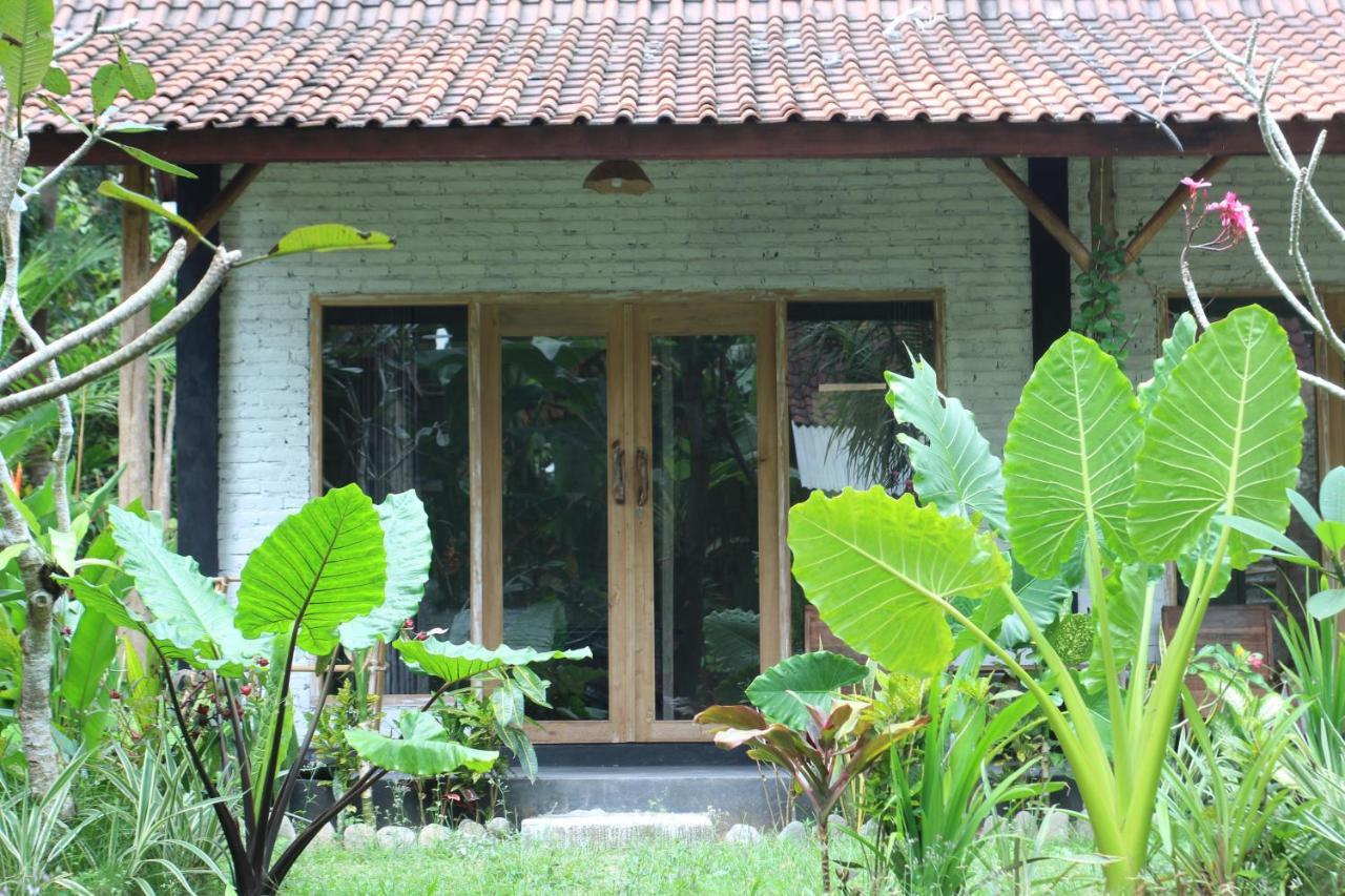 Jungle House - Surf & Stay Pulukan Buitenkant foto