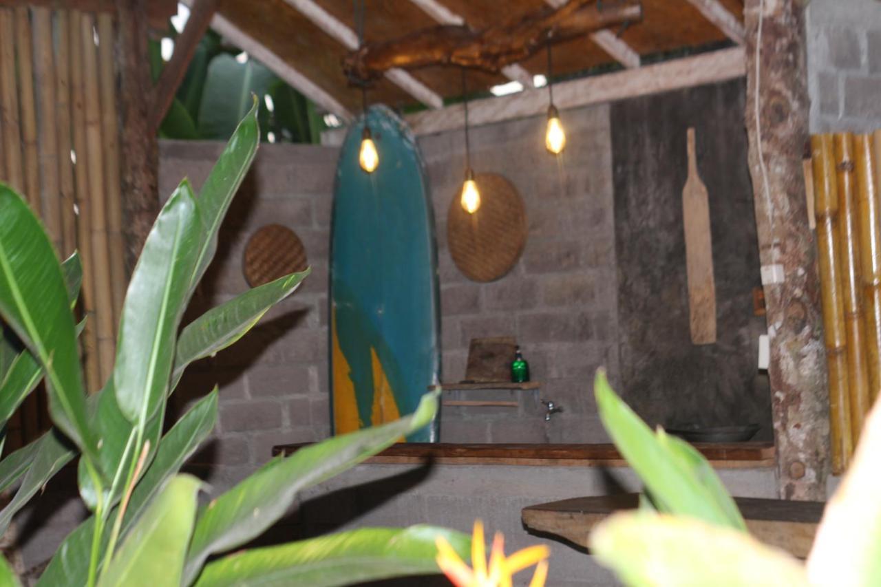 Jungle House - Surf & Stay Pulukan Buitenkant foto