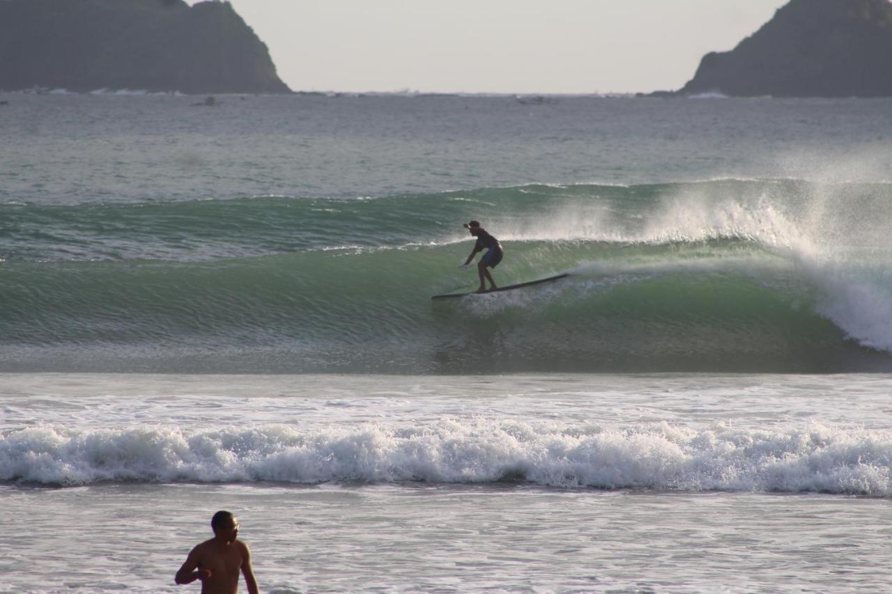 Jungle House - Surf & Stay Pulukan Buitenkant foto