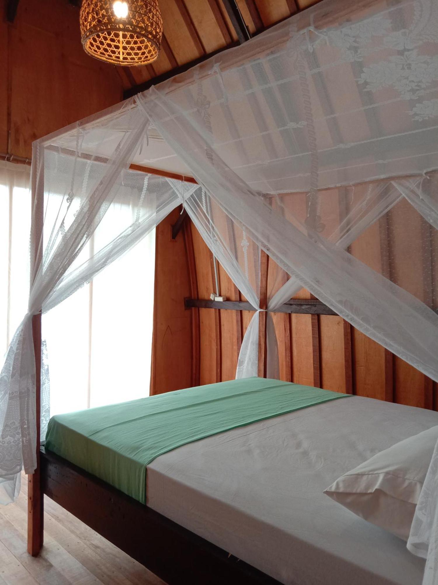 Jungle House - Surf & Stay Pulukan Buitenkant foto