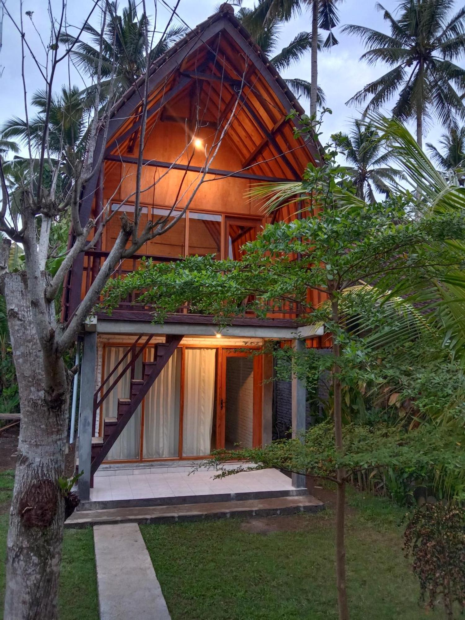 Jungle House - Surf & Stay Pulukan Buitenkant foto