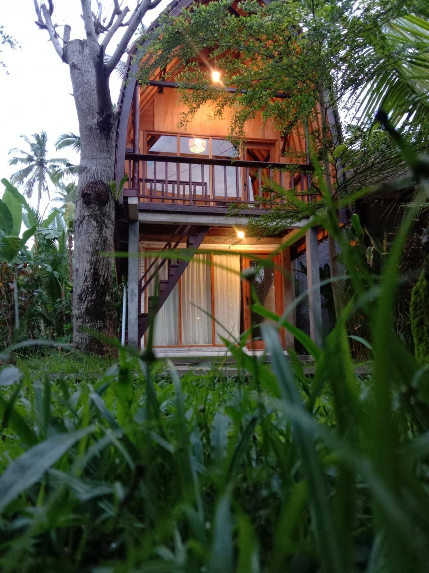 Jungle House - Surf & Stay Pulukan Buitenkant foto