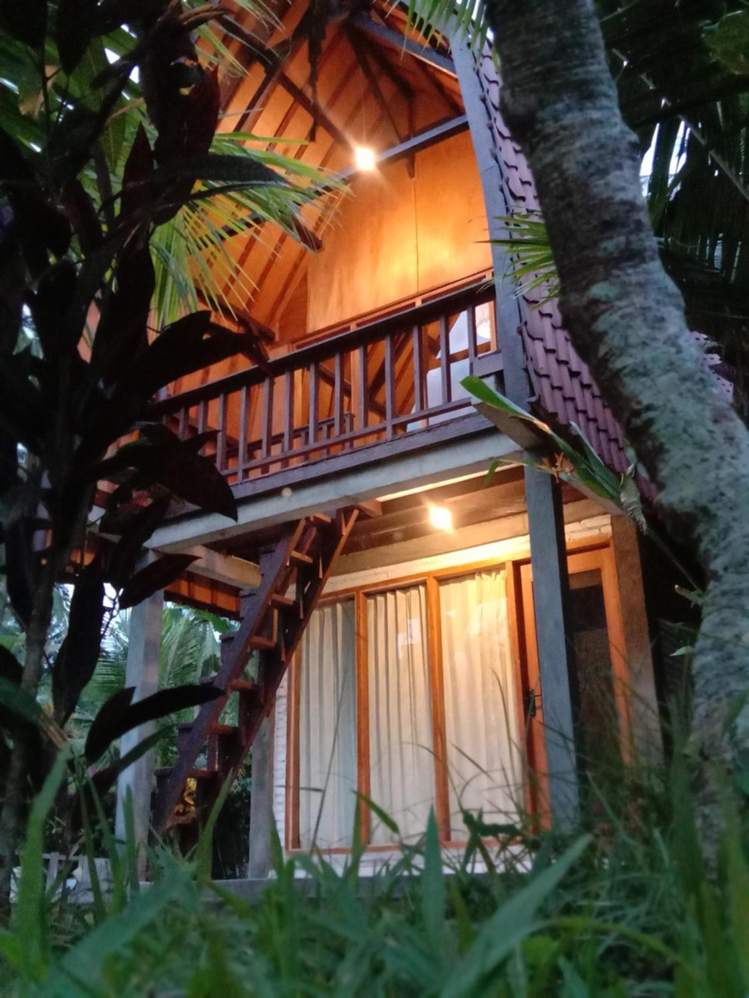 Jungle House - Surf & Stay Pulukan Buitenkant foto