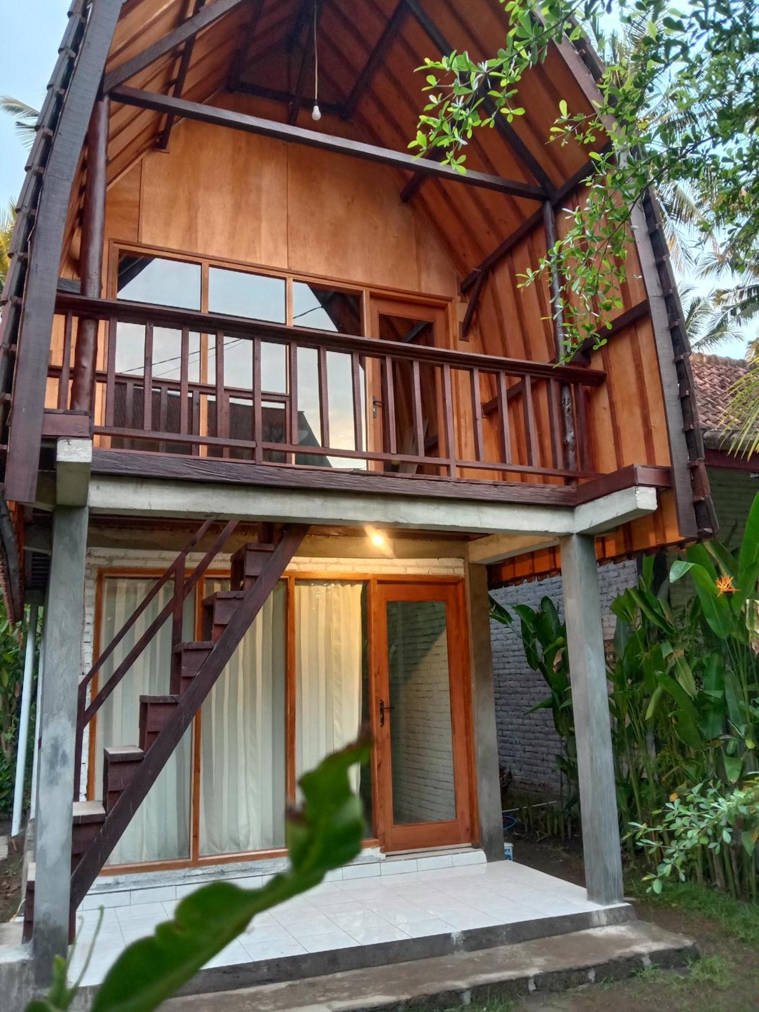 Jungle House - Surf & Stay Pulukan Buitenkant foto