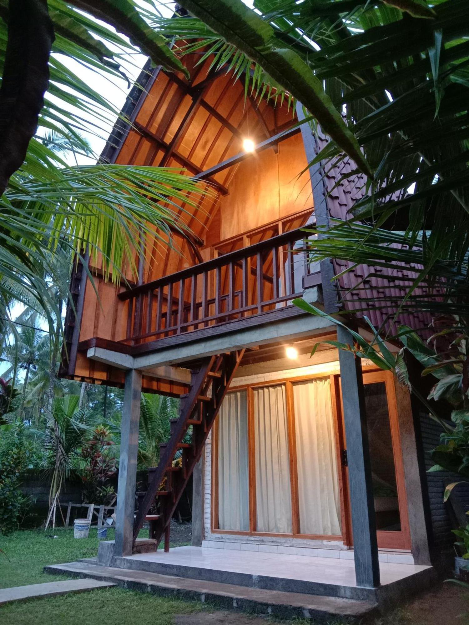 Jungle House - Surf & Stay Pulukan Buitenkant foto